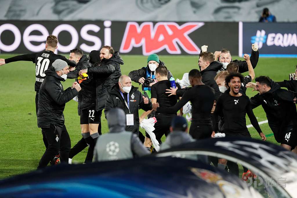 SC人造石粗料破碎机系列